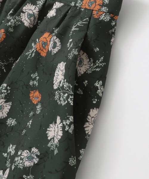 KBF（ケイビーエフ）の「フラワープリントロングスカート（スカート・レディース・D.GREEN/IVORY・one）」の13枚目の写真
