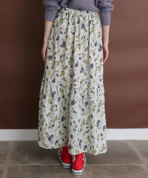 KBF（ケイビーエフ）の「フラワープリントロングスカート（スカート・レディース・D.GREEN/IVORY・one）」の9枚目の写真