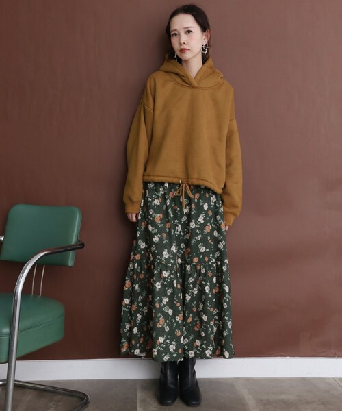 KBF（ケイビーエフ）の「フラワープリントロングスカート（スカート・レディース・D.GREEN/IVORY・one）」の6枚目の写真