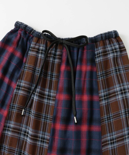 KBF（ケイビーエフ）の「MIXチェックフレアスカート（スカート・レディース・KHAKI mix/BLUE mix・one）」の14枚目の写真