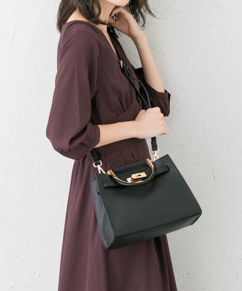 RODE SKO（ロデスコ）の「MAILA プチメタルスクエアトートバッグ（バッグ・レディース・GRAY/BLACK/OFF WHITE・one）」の10枚目の写真