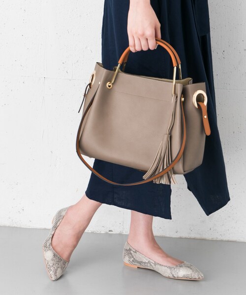 RODE SKO(ロデスコ)の「【TVドラマ使用】JOLANDA ワイド4WAYトートバッグ(バッグ・レディース・CAMEL/MAUVE/KHAKI/SAX/BLACK/WHITE・one)」の13枚目の写真