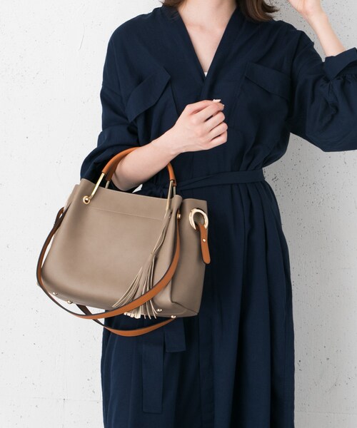 RODE SKO(ロデスコ)の「【TVドラマ使用】JOLANDA ワイド4WAYトートバッグ(バッグ・レディース・CAMEL/MAUVE/KHAKI/SAX/BLACK/WHITE・one)」の14枚目の写真