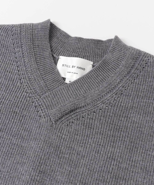 still by hand Vネックプルオーバーニット STILL BY HAND（スティルバイハンド）の「STILL BY HAND ユニーク