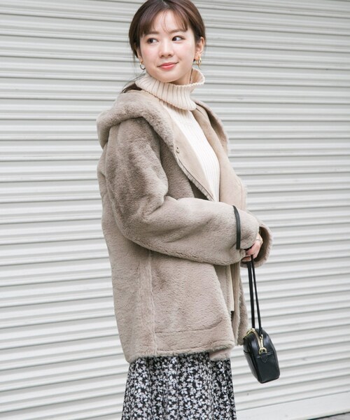 URBAN RESEARCH（アーバンリサーチ）の「リバーシブルフェイクムートン