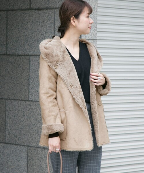 URBAN RESEARCH（アーバンリサーチ）の「リバーシブルフェイクムートン