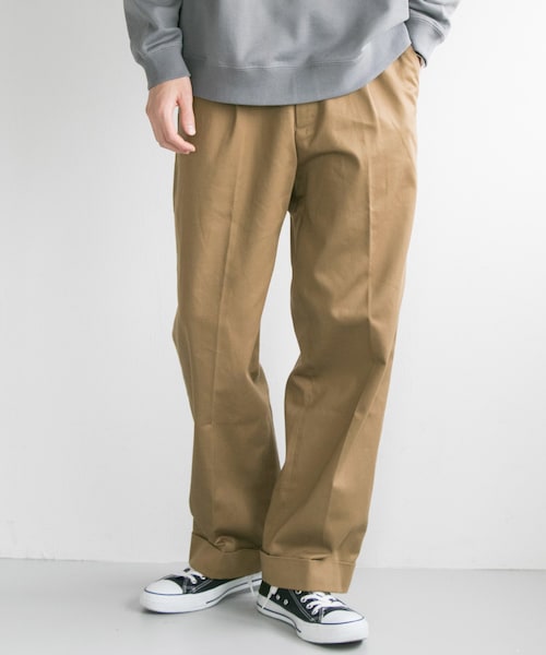 URBAN RESEARCH（アーバンリサーチ）の「コットンサテンワイドトラウザー（パンツ・メンズ・L.BEIGE/NAVY/L.KHAKI/KHAKI/CHINO.BEG/BROWN/CHARCOAL/GRAY/BLUE GRAY/BLACK・M/L）」の5枚目の写真