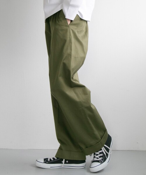 URBAN RESEARCH（アーバンリサーチ）の「コットンサテンワイドトラウザー（パンツ・メンズ・L.BEIGE/NAVY/L.KHAKI/KHAKI/CHINO.BEG/BROWN/CHARCOAL/GRAY/BLUE GRAY/BLACK・M/L）」の20枚目の写真