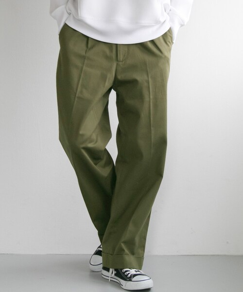 URBAN RESEARCH（アーバンリサーチ）の「コットンサテンワイドトラウザー（パンツ・メンズ・L.BEIGE/NAVY/L.KHAKI/KHAKI/CHINO.BEG/BROWN/CHARCOAL/GRAY/BLUE GRAY/BLACK・M/L）」の3枚目の写真