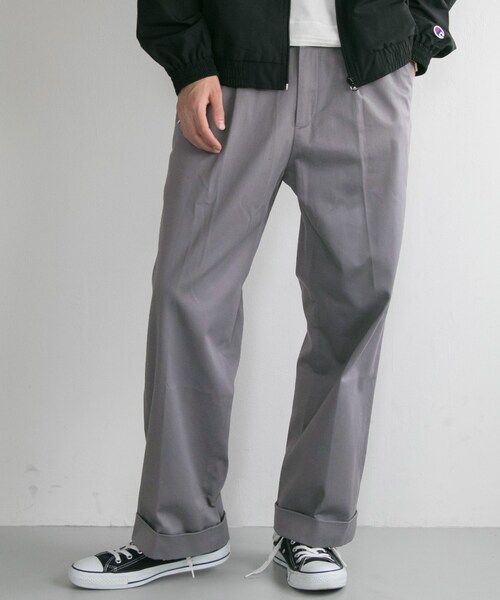 URBAN RESEARCH（アーバンリサーチ）の「コットンサテンワイドトラウザー（パンツ・メンズ・L.BEIGE/NAVY/L.KHAKI/KHAKI/CHINO.BEG/BROWN/CHARCOAL/GRAY/BLUE GRAY/BLACK・M/L）」の9枚目の写真