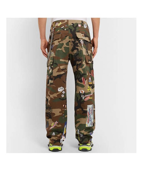 VETEMENTS(ヴェトモン)の「Vetements Chain-Embellished Appliquéd Camouflage-Print Cotton-Twill Trousers(その他パンツ・メンズ・Green・L/S/M)」の2枚目の写真