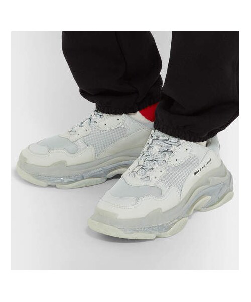 BALENCIAGA（バレンシアガ）の「Balenciaga Triple S Clear Sole Mesh, Nubuck And Leather Sneakers（スニーカー・メンズ・Gray・Eu42/Eu43/Eu41/Eu45/Eu44/Eu46/Eu40/Eu39）」の4枚目の写真