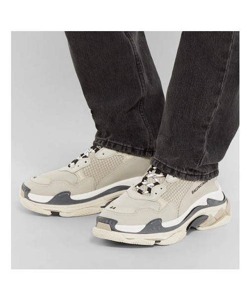 BALENCIAGA(バレンシアガ)の「Balenciaga Triple S Mesh, Nubuck And Leather Sneakers(スニーカー・メンズ・Gray・Eu46/Eu45/Eu43/Eu42/Eu44/Eu41/Eu40/Eu39)」の2枚目の写真