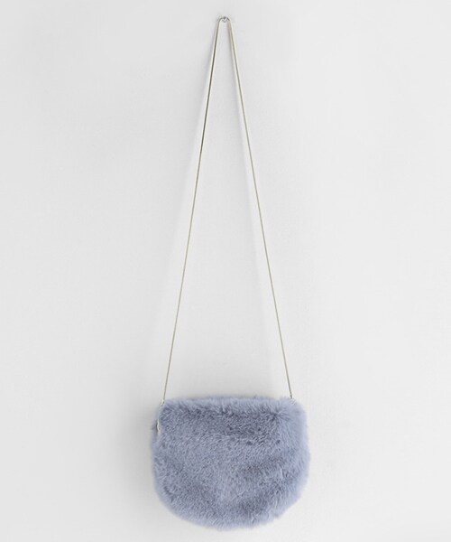 DHOLIC（ディーホリック）の「2WAYファーハーフムーンバッグ（ショルダーバッグ・レディース・グレー/グリーン/ベージュ/ホワイト/ブラック/ブルー/ピンク・FREE）」の6枚目の写真