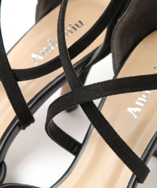 Andemiu(アンデミュウ)の「ストラップパンプス(シューズ・グレー/ブラック/レッド)」の17枚目の写真