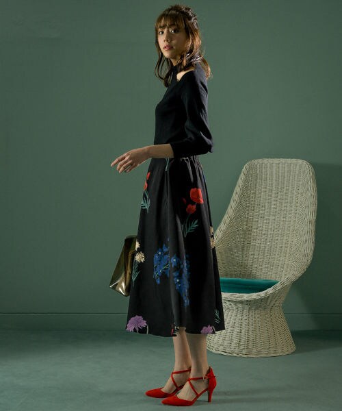 Andemiu(アンデミュウ)の「ストラップパンプス(シューズ・グレー/ブラック/レッド)」の5枚目の写真