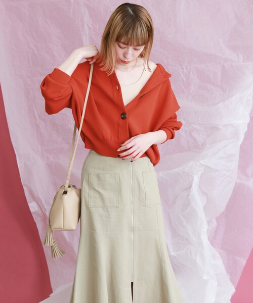 KBF(ケイビーエフ)の「BIGボタンクルーネックカーディガン(トップス・レディース・ORANGE/BEIGE/BLACK・one)」の7枚目の写真
