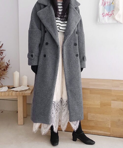 DHOLIC(ディーホリック)の「ストラップSETボアダブルボタンコート(ダウンジャケット/コート・レディース・ベージュ/グレー・FREE)」の2枚目の写真