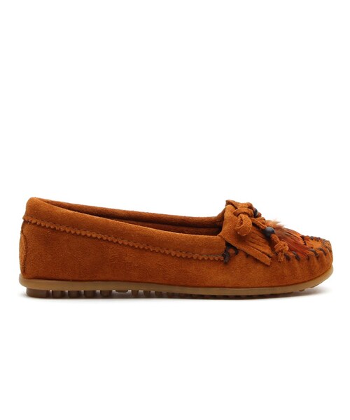 Minnetonka(ミネトンカ)の「MINNETONKA FEATHER KILTY MOCCASIN BROWN(MOCCASIN・メンズ・other・25.0cm/22.0cm/23.0cm/24.0cm)」の2枚目の写真
