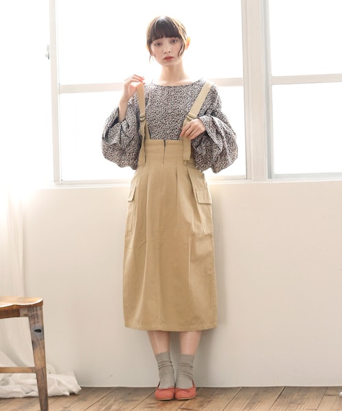 Crisp（クリスプ）の「【WEB限定】ボリュームフラワーブラウス（シャツ/ブラウス・レディース・アイボリー/ブラック・FREE）」の4枚目の写真