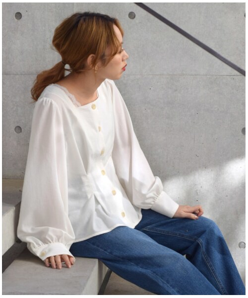 w closet（ダブルクローゼット）の「スパンブロードウエストタックブラウス（トップス・レディース・オフホワイト/ベージュ/ラベンダー/Sグレー・FREE）」の5枚目の写真