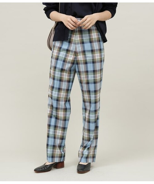 ADAM ET ROPE'（アダムエロペ）の「サイドアジャストセンタープレスパンツ（パンツ・レディース・グリーン/サックス/ブラック・36/38/34）」の3枚目の写真