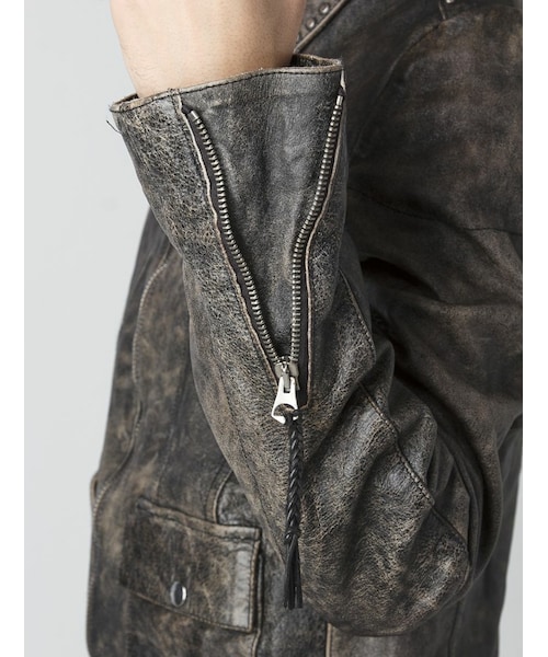 GOLDEN GOOSE（ゴールデングース）の「レザーシングル スタッズ