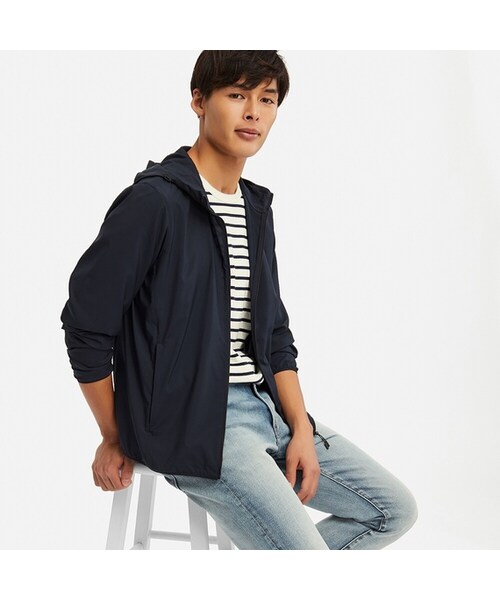 UNIQLO（ユニクロ）の「ポケッタブルパーカ（ブルゾン・メンズ・LIGHT GRAY 02/RED 16/GRAY 03/BLUE 64/NAVY 69/GREEN 55/BLACK 09・L/3XL/4XL/XL/M/XXL/S/XS）」の6枚目の写真