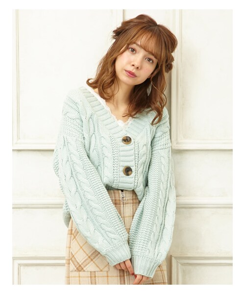 INGNI（イング）の「ケーブルBIGボタン／ショートカーディガン（ジャケット/アウター・レディース・ｱｲﾎﾞﾘｰ/ｼｮｯｷﾝｸﾞﾋﾟﾝｸ/ｱｶ/ｲｴﾛｰ/ﾐﾝﾄｸﾞﾘｰﾝ/A/ﾗﾍﾞﾝﾀﾞｰ/ﾍﾞｰｼﾞｭ・M）」の10枚目の写真