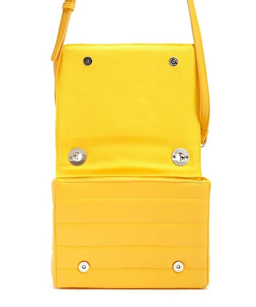 FOREVER 21（フォーエバー トゥエンティーワン）の「Forever 21 Quilted Faux Leather Crossbody（ショルダーバッグ・レディース・Black/Yellow・One Size）」の8枚目の写真