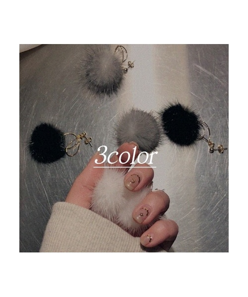 HOTPING(ホッピン)の「リングファーピアス(ピアス(両耳用)・レディース・White/Black/Grey・フリーサイズ)」の3枚目の写真