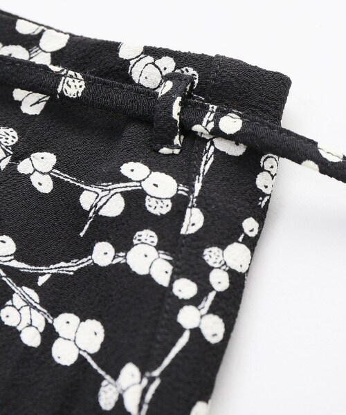 IENA（イエナ）の「ROUJE Cherry fleurs GLORIA（スカート・ブラック/34/36/38/40）」の16枚目の写真