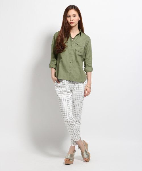 GLOBAL WORK(グローバルワーク)の「バイオカコウミリタリーシャツ(トップス・レディース・カモフラ78/カーキ75・L/M/S)」の3枚目の写真