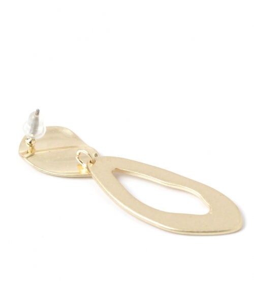 studio CLIP（スタディオクリップ）の「メタルドロッププレートピアス（アクセサリー・ゴールド/シルバー）」の4枚目の写真