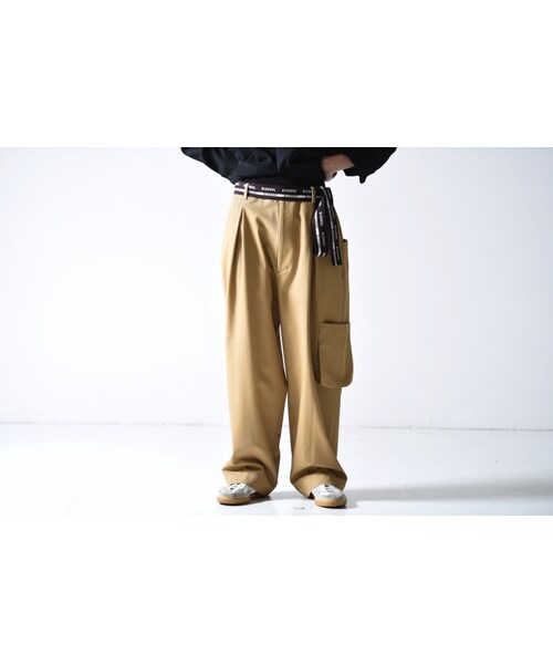 VOAAOV（ヴォアーブ）の「VOAAOV コットンツイルサイドポケットワイドワークパンツ（その他パンツ・レディース・ブルー/ベージュ・1）」の2枚目の写真