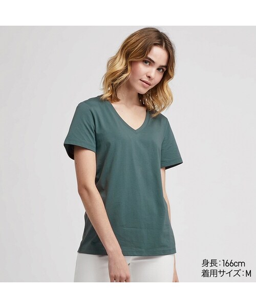 UNIQLO（ユニクロ）の「スーピマコットンVネックＴ（半袖）（Tシャツ/カットソー・レディース・PINK 10/NAVY 69/GREEN 54/BLACK 09/GRAY 06/WHITE 00/MUSTARD 49/BLUE 66・L/XXL/XL/S/3XL/M/XS）」の5枚目の写真