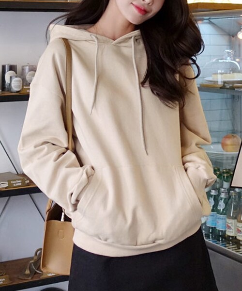 DHOLIC(ディーホリック)の「マフポケットフードプルオーバー(パーカー・レディース・ベージュ/ブルー/ピンク/ブラック・FREE)」の1枚目の写真