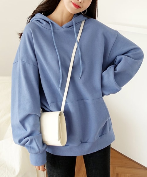 DHOLIC(ディーホリック)の「マフポケットフードプルオーバー(パーカー・レディース・ベージュ/ブルー/ピンク/ブラック・FREE)」の3枚目の写真