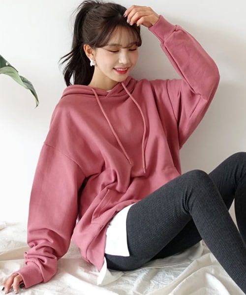 DHOLIC(ディーホリック)の「マフポケットフードプルオーバー(パーカー・レディース・ベージュ/ブルー/ピンク/ブラック・FREE)」の4枚目の写真