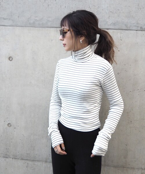 LAULEN（ローレン）の「Border highneck Tops（Tシャツ/カットソー・レディース・ブラック/ホワイト・フリー/FREE）」の2枚目の写真