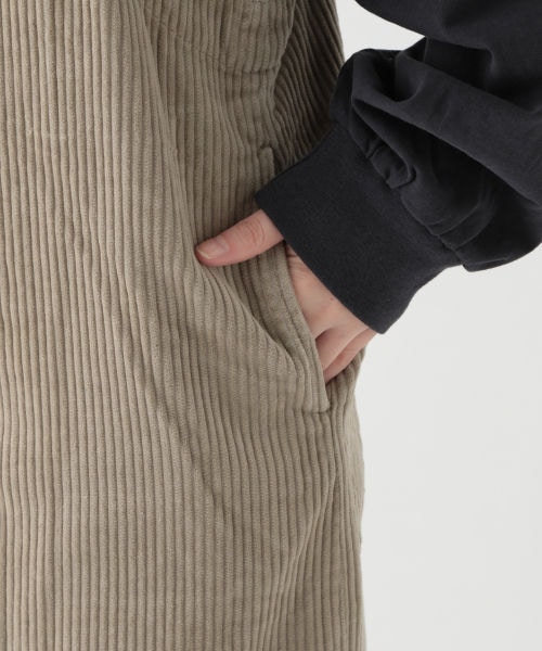 studio CLIP（スタディオクリップ）の「コーデュロイジャンパースカート（スカート・ブラック/ベージュ）」の8枚目の写真