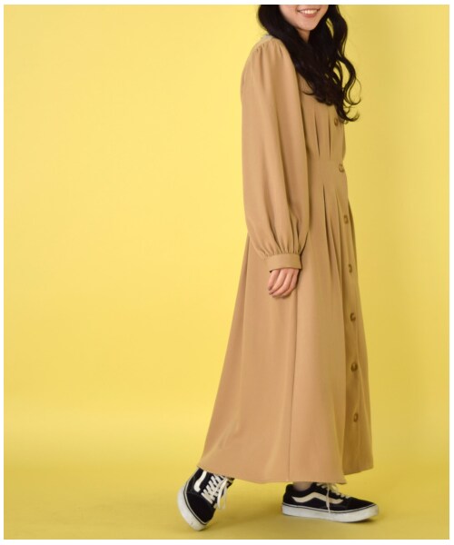 w closet（ダブルクローゼット）の「スクエアネックウエストタック