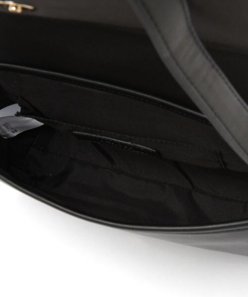 LAKOLE（ラコレ）の「ラウンドショルダーバッグ（バッグ・グレージュ()/ブラック()/キャメル()）」の18枚目の写真