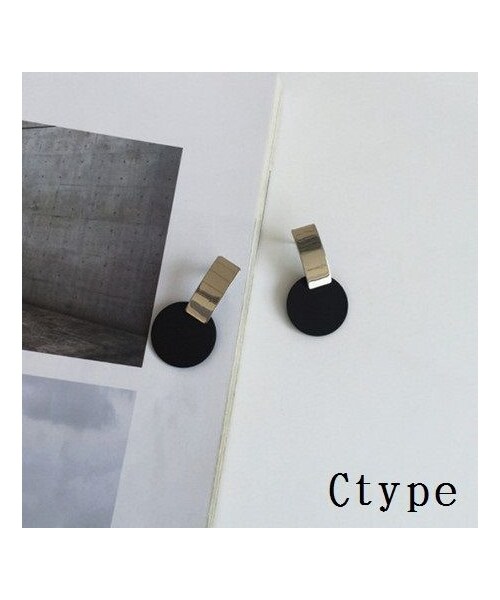 copine（コピン）の「プレートサークルピアス(3type)【クリックポスト対象商品】（ピアス（両耳用）・レディース・その他）」の4枚目の写真