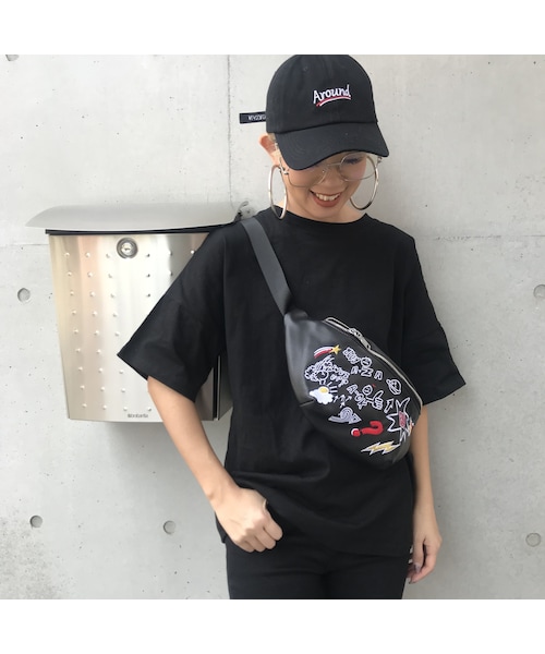 no brand（ノーブランド）の「ラクガキ刺繍ボディバ｢A-OK