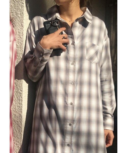 ADIRA(アディラ)の「check shirt long OP(シャツワンピース・レディース・ベージュ/ピンク・free)」の1枚目の写真