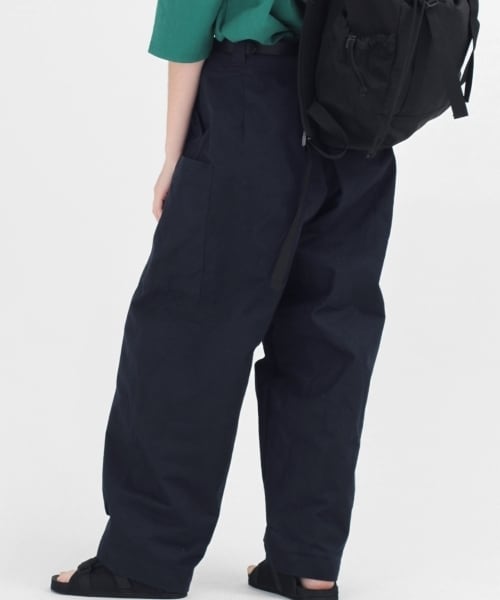RNA-N(アールエヌエーエヌ)の「<予約>バックタックワイドパンツ(パンツ・レディース・キナリ/ネイビー・M)」の18枚目の写真