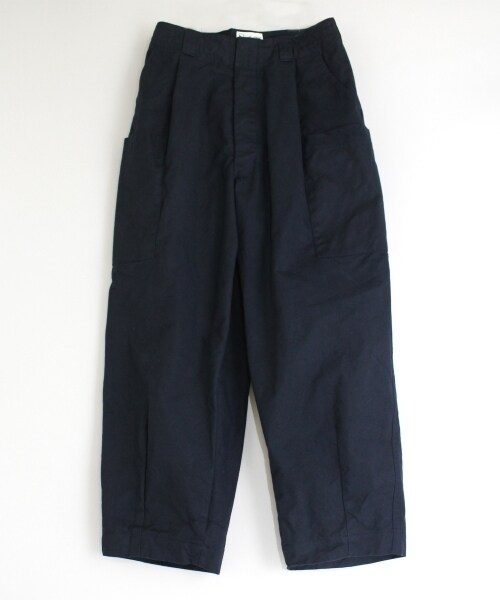 RNA-N(アールエヌエーエヌ)の「<予約>バックタックワイドパンツ(パンツ・レディース・キナリ/ネイビー・M)」の2枚目の写真