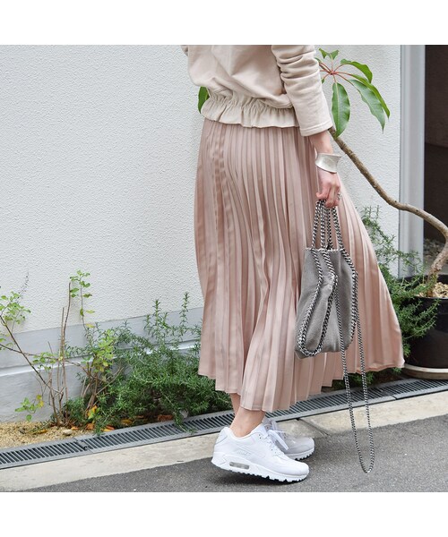 no brand（ノーブランド）の「[ NEW ]プリーツサテンロングSK（スカート・レディース・その他）」の2枚目の写真