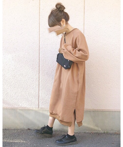 chocomee（チョコミー）の「オーバースウェットワンピ（ワンピース・レディース・ホワイト/ベージュ・FREE）」の2枚目の写真